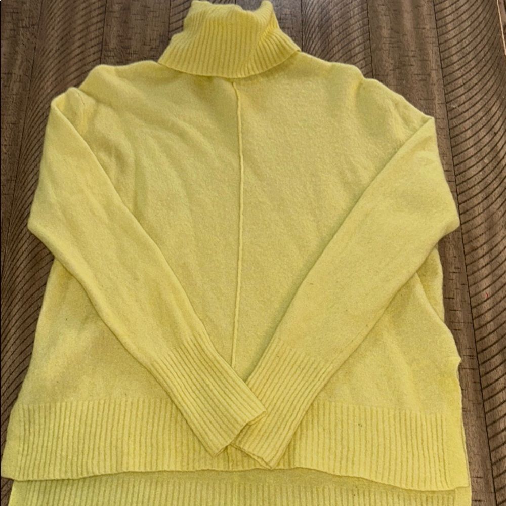 Athleta Yoga 🧘 Soft 🐢 Turtleneck Sweater Hi Low Polish!